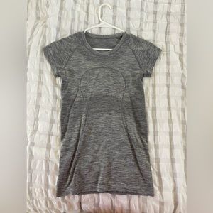 Gray lululemon shirt